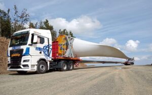 Transport komponentów turbin wiatrowych - transport śmigieł - transport ponadgabarytowy