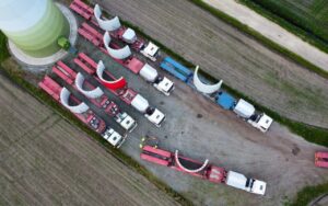 Transport komponentów turbin wiatrowych - transport śmigieł - transport ponadgabarytowy