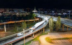 Transport komponentów turbin wiatrowych - transport śmigieł - transport ponadgabarytowy